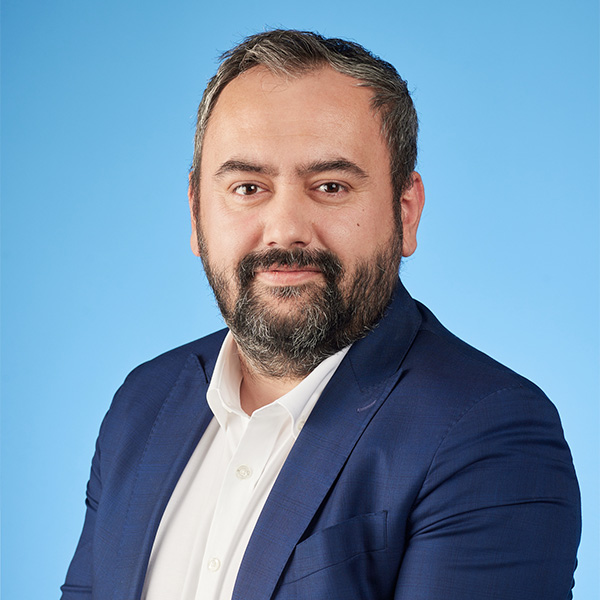 Potret Iulian Dumitru, Head of Network Development al companiilor Rețele Electrice